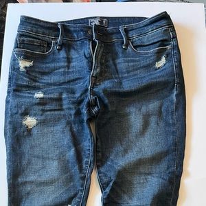 Abercrombie & Fitch Frayed Hem Jeans